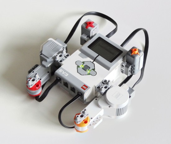 Possible configuration with one EV3 Brick with both EV3 and NXT accessories.